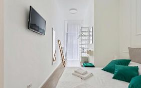 Sofia Lake Suite